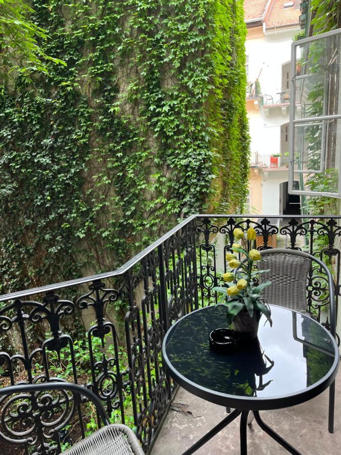 Pyvo Street Home With Balcony By Nw 부다페스트 외부 사진